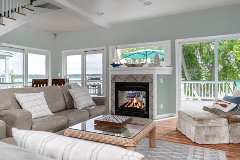 Living room, fireplace