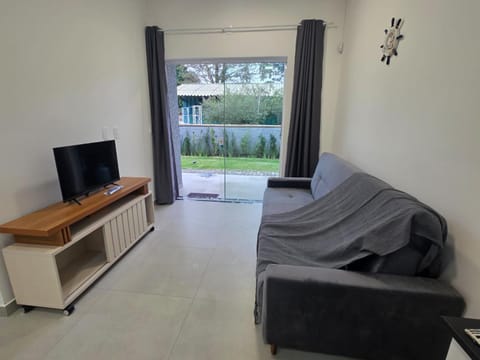 Communal lounge/ TV room, TV and multimedia, Living room, Seating area, Evening entertainment