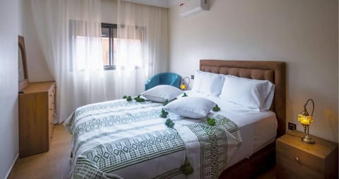 Bedroom, air conditioner