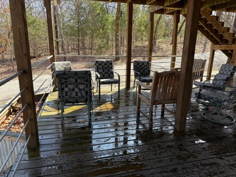 Red Roof Lodge Nature lodge in Tenkiller Ferry Lake