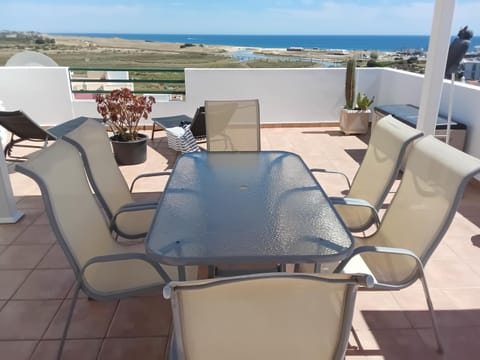 Natural landscape, Balcony/Terrace, Dining area