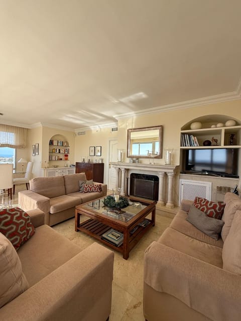 Atico con vistas panoramicas al mar golf y montana - Los Flamencos 26 Apartment in San Pedro de Alcántara