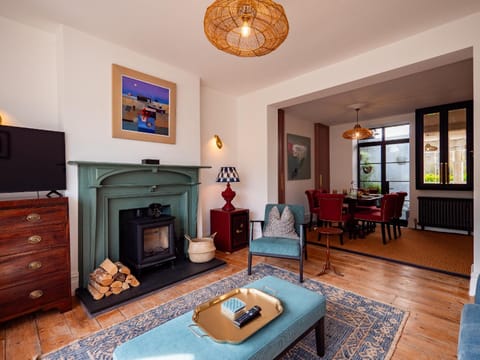 Living room, fireplace