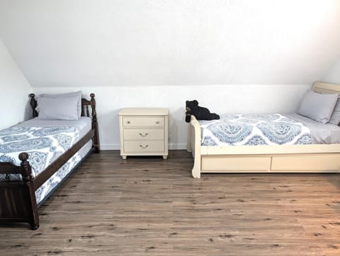 NEW! The Frankfort Beach Retreat - Gorgeous! House in Frankfort