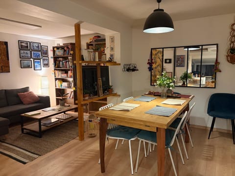 Living room, Dining area