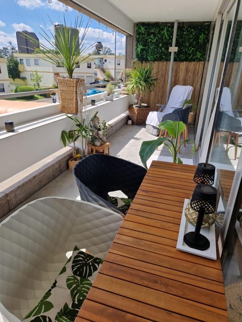 View (from property/room), Balcony/Terrace