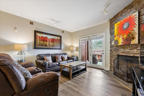 Day, Balcony/Terrace, Living room, Seating area, fireplace, furniture