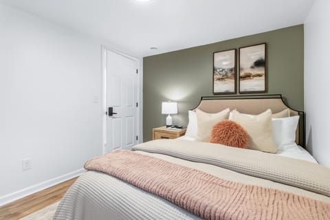 Bed, Bedroom, heating, heating, air conditioner, air conditioner