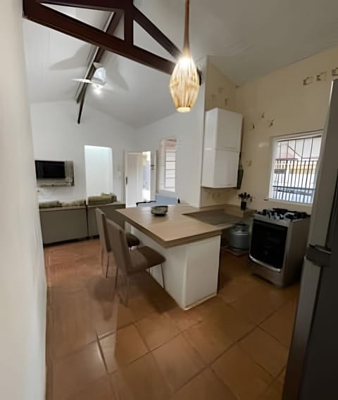 Kitchen or kitchenette, Living room, Seating area, Dining area, oven, pet friendly, stove