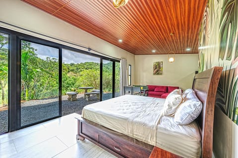 Bed, View (from property/room), Photo of the whole room, Bedroom
