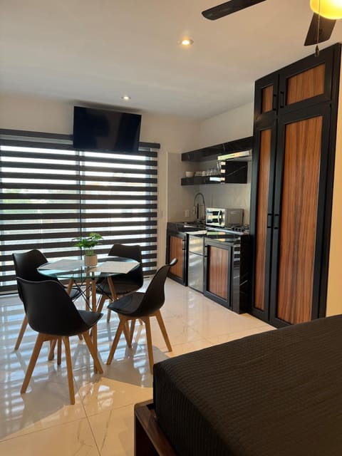 TV and multimedia, Kitchen or kitchenette, Dining area