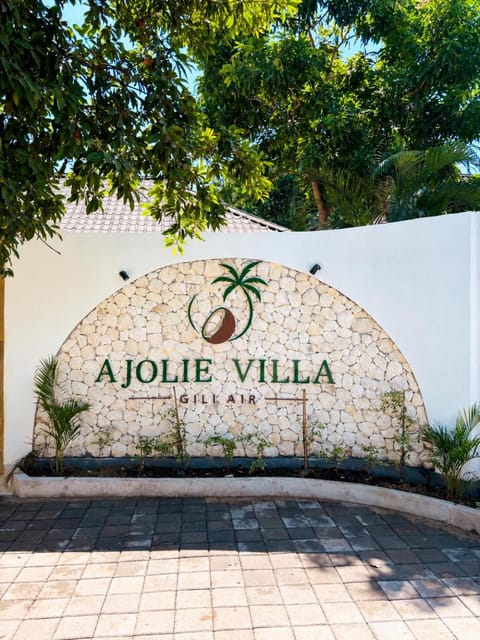 Facade/entrance, Property logo or sign, Logo/Certificate/Sign, Street view