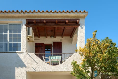 Property building, Balcony/Terrace