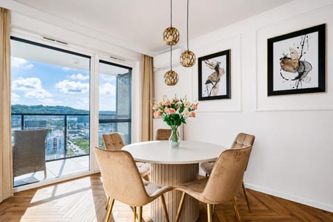 View (from property/room), Balcony/Terrace, Living room, Dining area