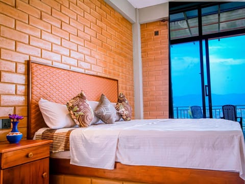 Bedroom, Mountain view