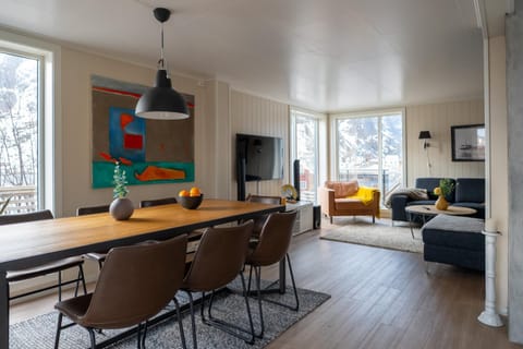 Living room, Dining area