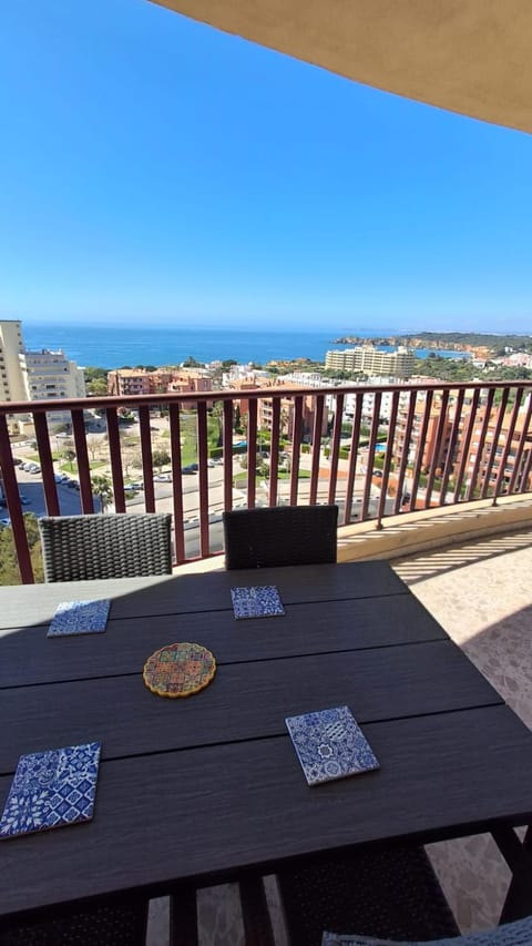 View (from property/room), Balcony/Terrace, Dining area, Sea view