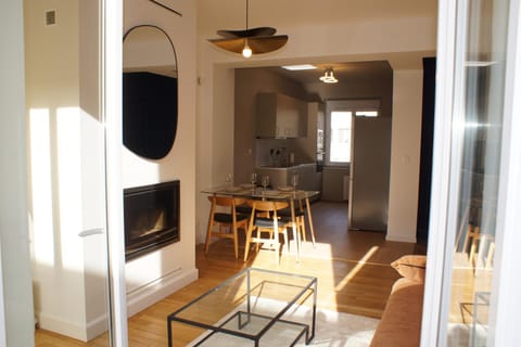Living room, Dining area, fireplace