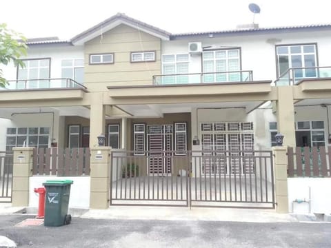 Property building, Day