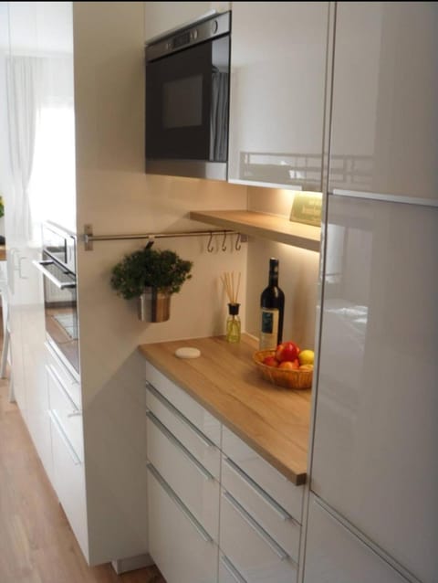 TV and multimedia, Kitchen or kitchenette, minibar, oven