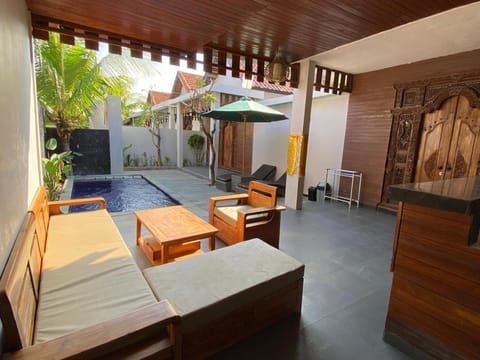 Balcony/Terrace, Seating area, Swimming pool