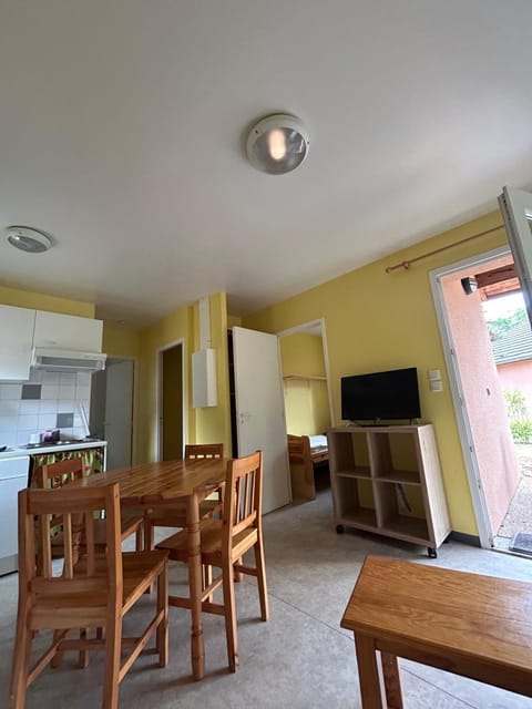 Communal lounge/ TV room, Dining area