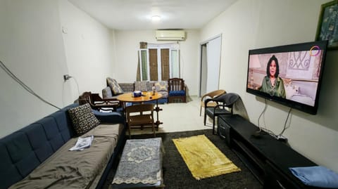 TV and multimedia, Living room, Seating area, Dining area, Evening entertainment, air conditioner