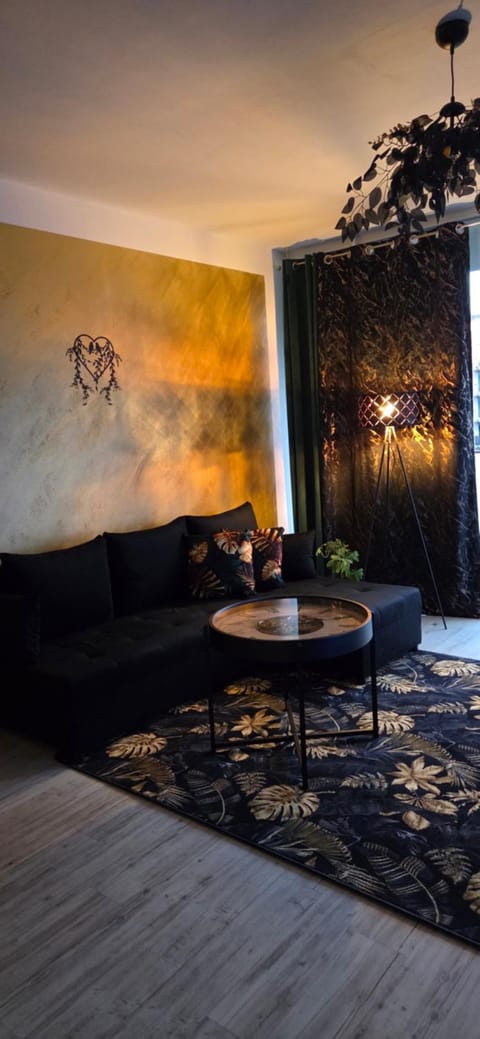 Living room, Photo of the whole room, Seating area