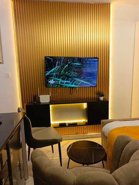 TV and multimedia, Seating area, Evening entertainment