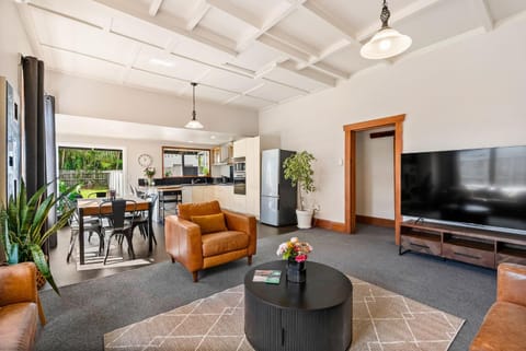 Kitchen or kitchenette, Living room, Dining area