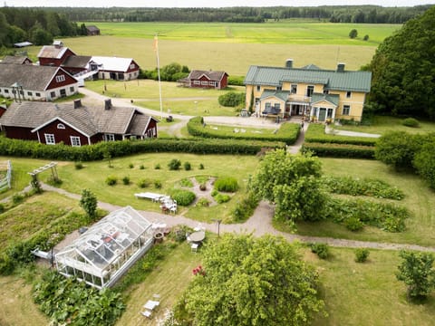 Property building, Day, Natural landscape, Bird's eye view, Garden, Garden, Garden view