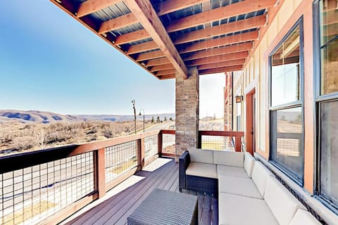 Deer Valley - Jordanelle Escape - closest rental to famous Jordanelle State Park House in Jordanelle Reservoir