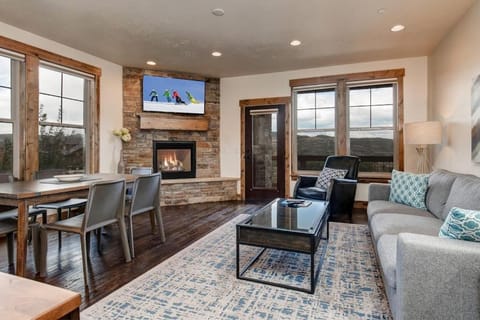 Deer Valley - Jordanelle Escape - closest rental to famous Jordanelle State Park House in Jordanelle Reservoir