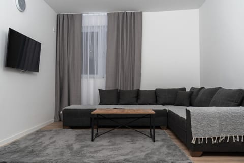 Communal lounge/ TV room, TV and multimedia, Living room, Seating area, Evening entertainment