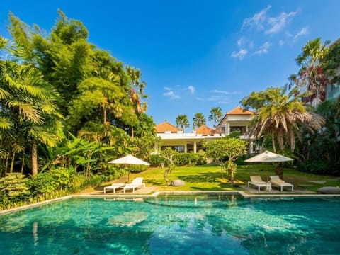 Garden, Pool view, Swimming pool, sunbed