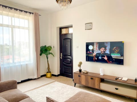 Communal lounge/ TV room, Communal lounge/ TV room, TV and multimedia, Living room, Seating area, Evening entertainment