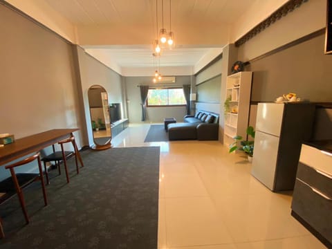 TV and multimedia, Kitchen or kitchenette, Living room, Seating area, Dining area, minibar, oven