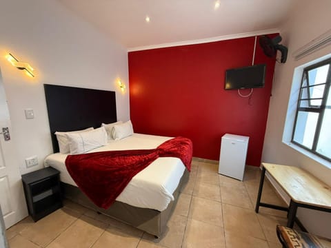 Black & White Guest House Bed and Breakfast in Cape Town