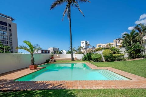 Property building, Garden view, Pool view, Swimming pool