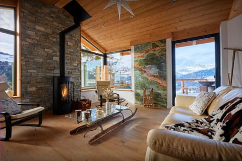 Summer, Living room, Seating area, Mountain view