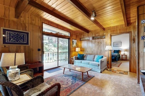 Unique lakefront cabin near the dunes with a private dock & fireplace Cabin in Dunes City