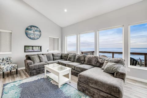 Oceanfront home with hot tub private beach access & ocean views - dog-friendly House in Newport