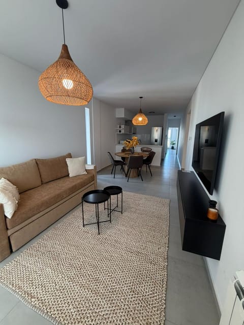 Communal lounge/ TV room, TV and multimedia, Living room, Dining area