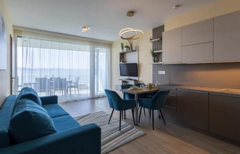 Kitchen or kitchenette, Living room, Dining area