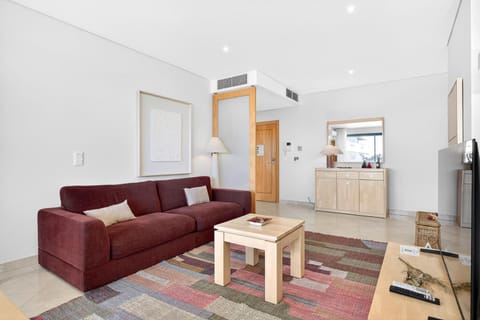 Communal lounge/ TV room, TV and multimedia