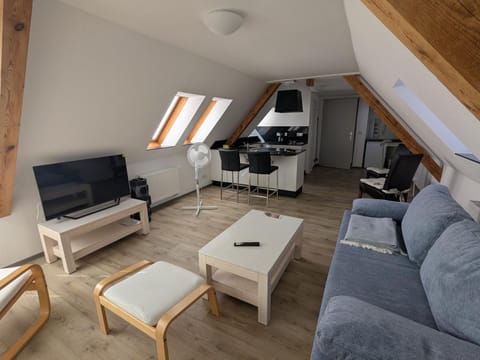 Communal lounge/ TV room, Kitchen or kitchenette, Living room, Seating area