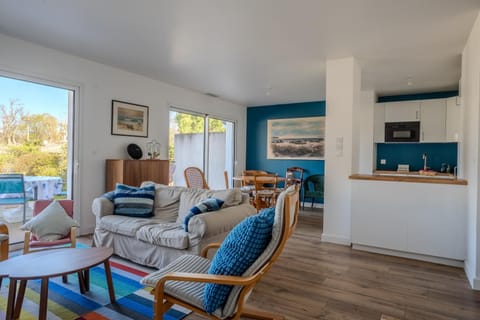 TV and multimedia, Dining area, Meals, dishwasher, microwave, kitchen, kitchen
