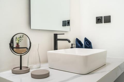 NEW 2BR pool villa with workspace Pererenan Beach 5 min Villa in North Kuta