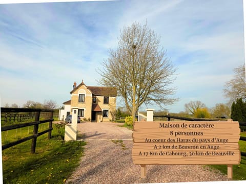 Property building, Natural landscape, Garden view
