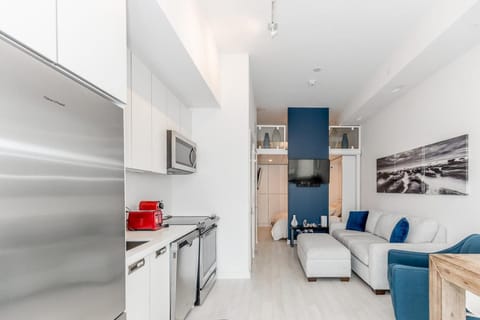 Kitchen or kitchenette, Seating area